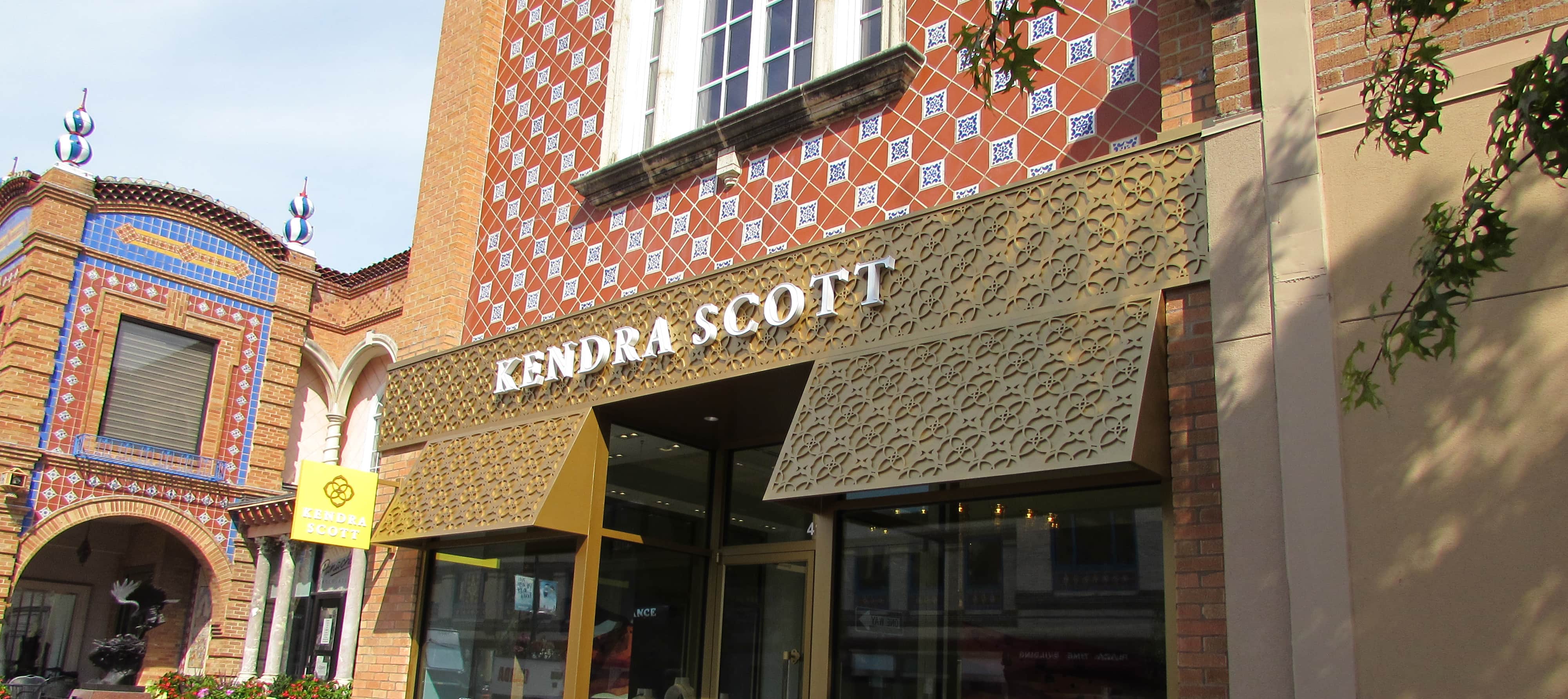 Kendra scott plaza deals