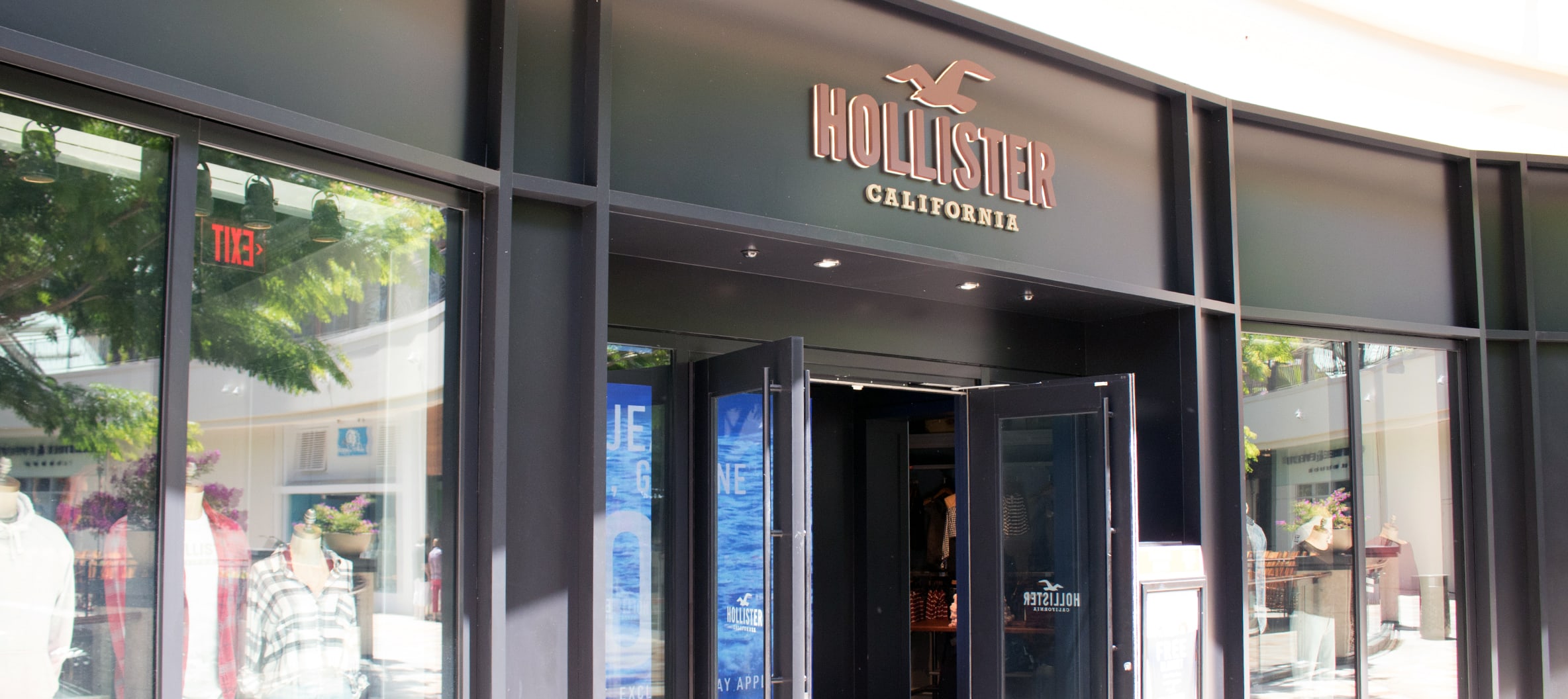 hollister macarthur mall