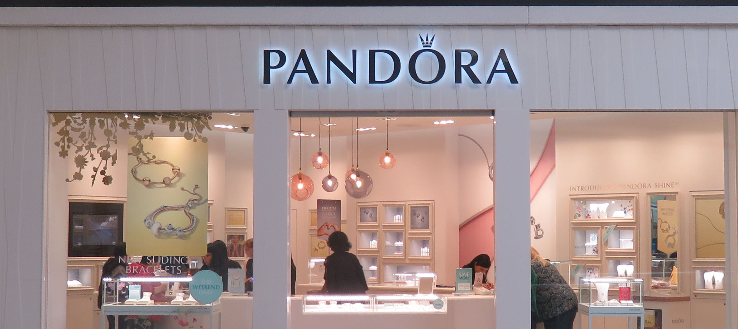 Pandora | Fairfax | Fair Oaks Mall