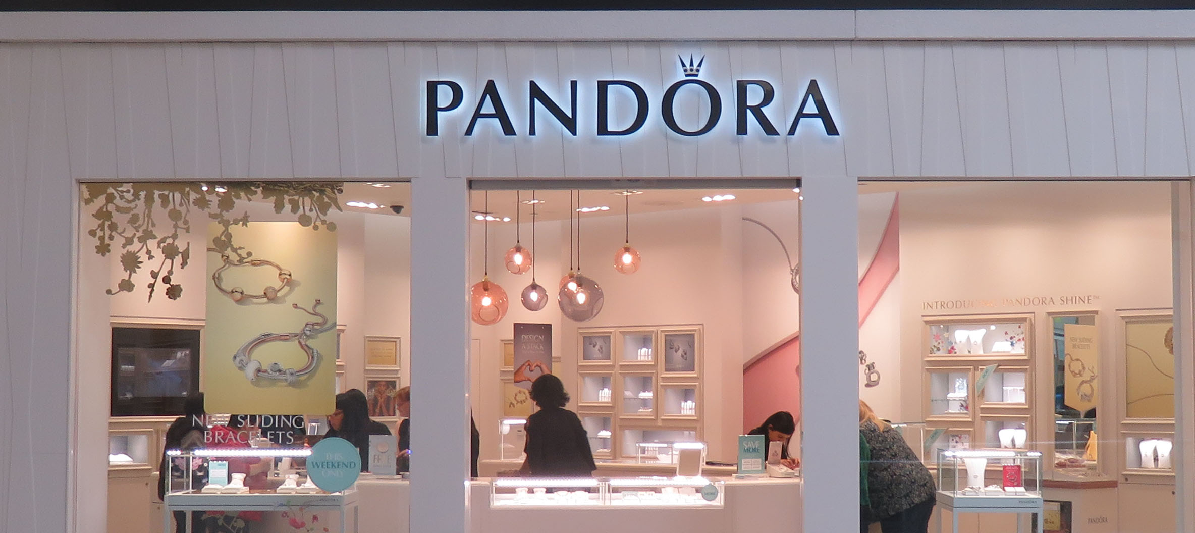 Pandora north point mall shop