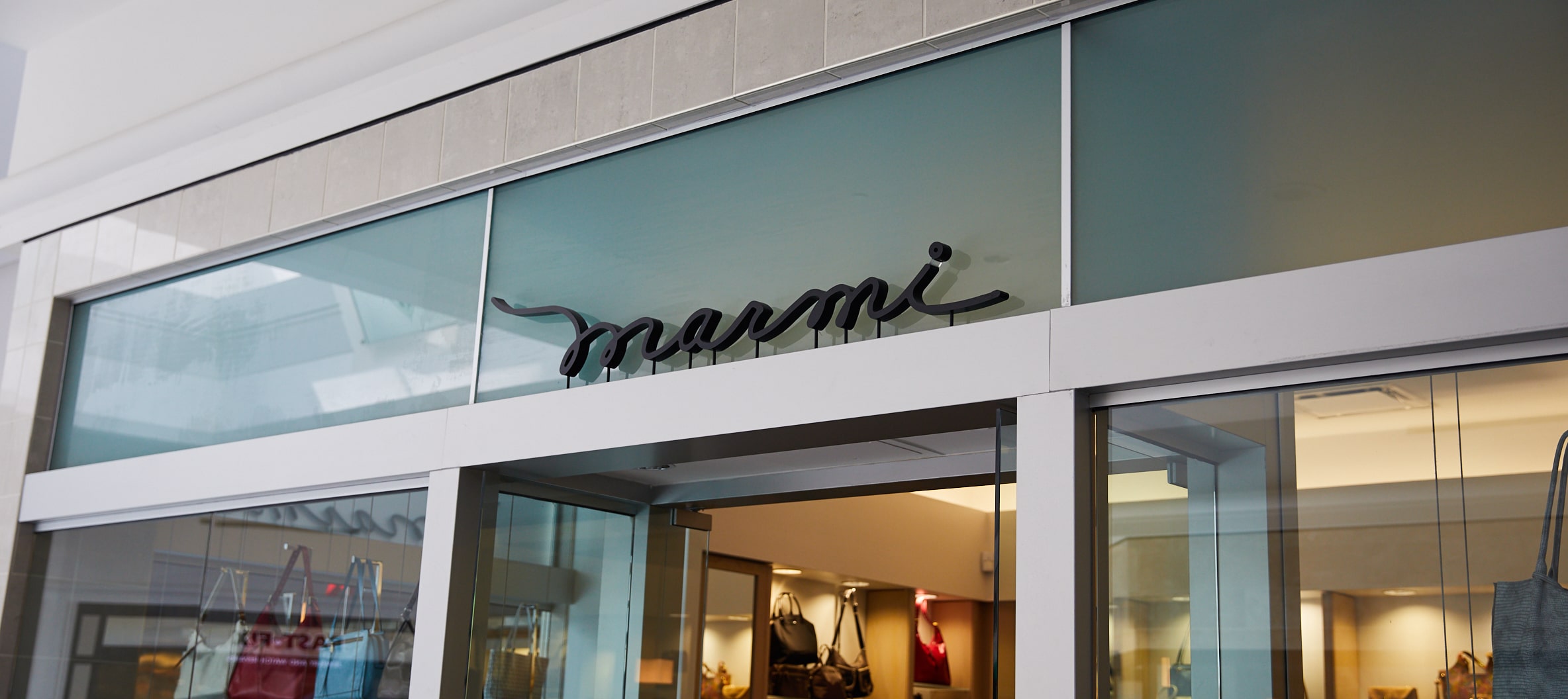 shoe store greenhills