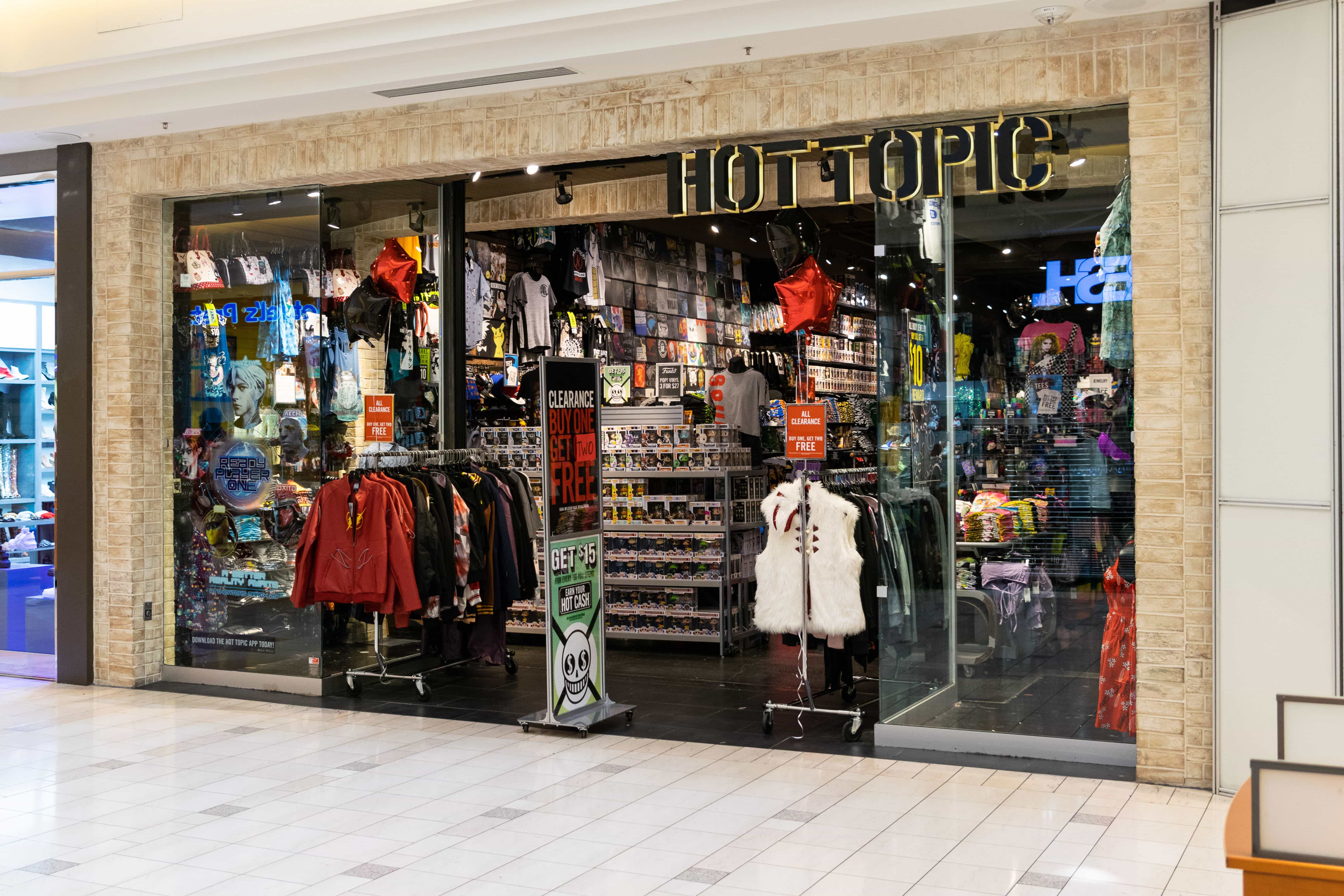 Hot Topic Concord Sunvalley Shopping Center 2,142 reviews from hot topic, inc. sunvalley shopping center
