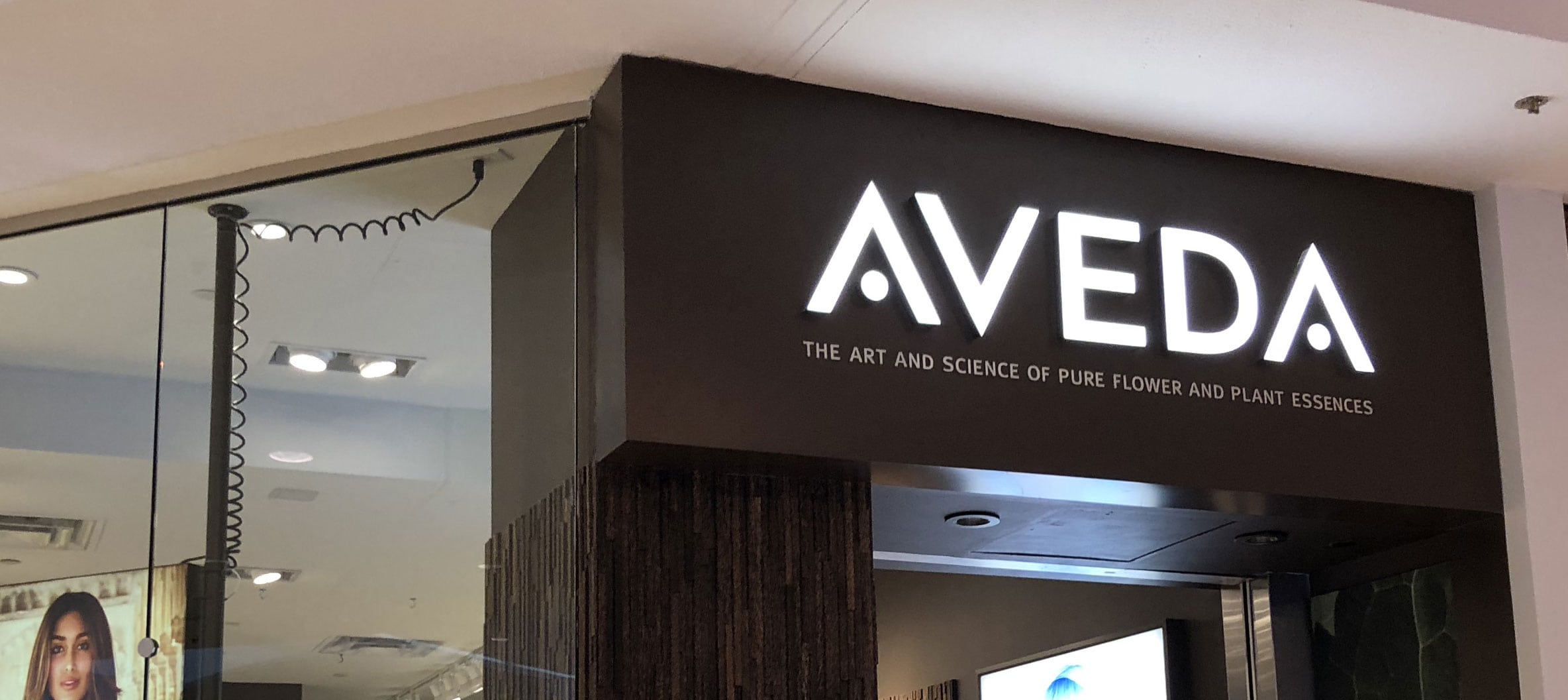 Aveda Novi Twelve Oaks Mall