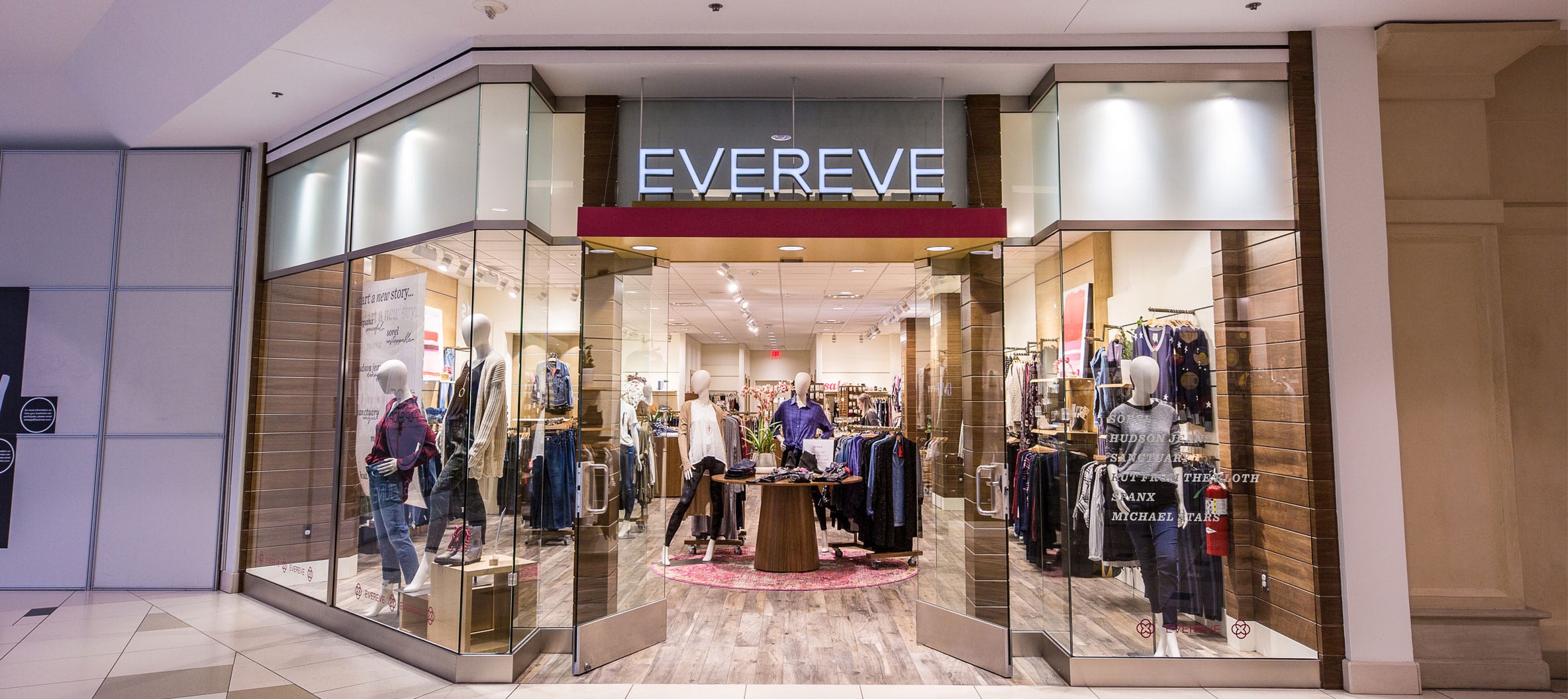 Evereve Novi Twelve Oaks Mall