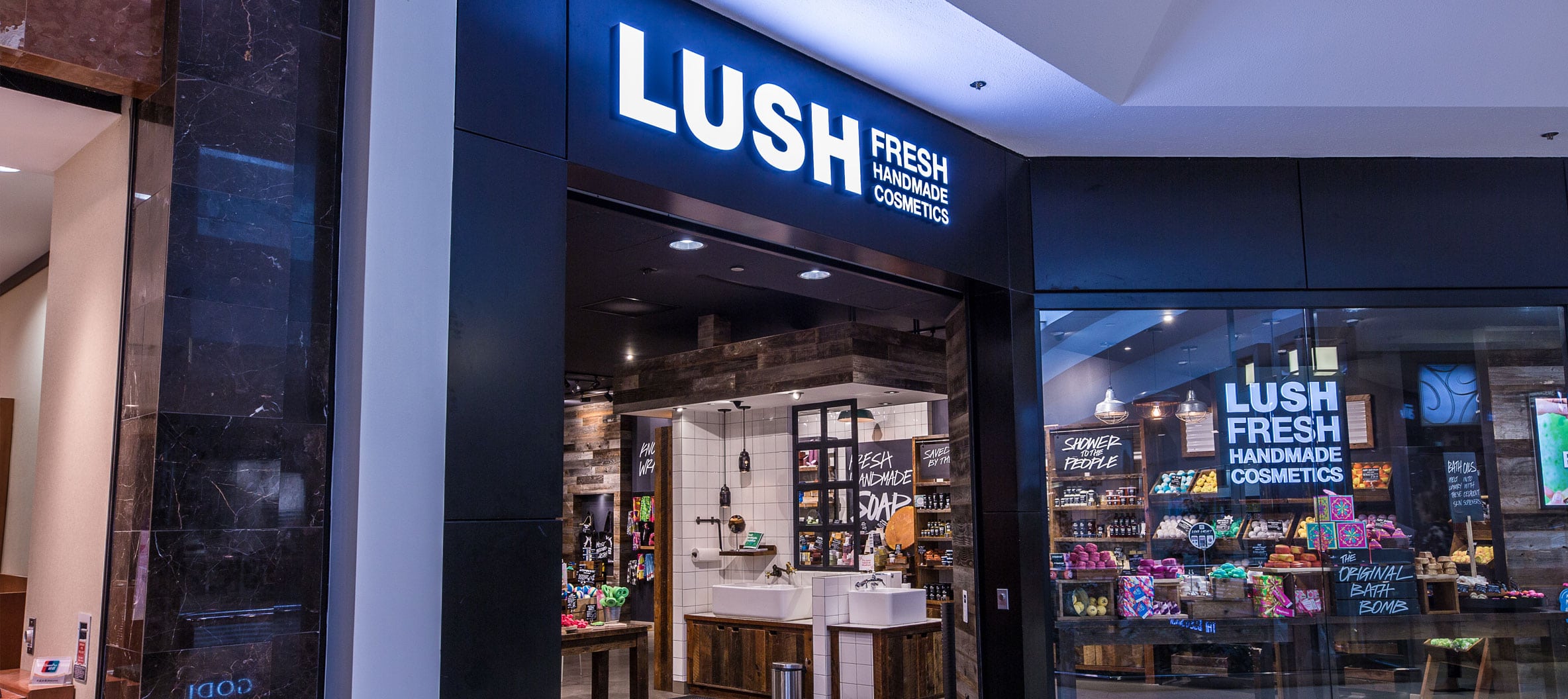LUSH Fresh Handmade Cosmetics Novi Twelve Oaks Mall