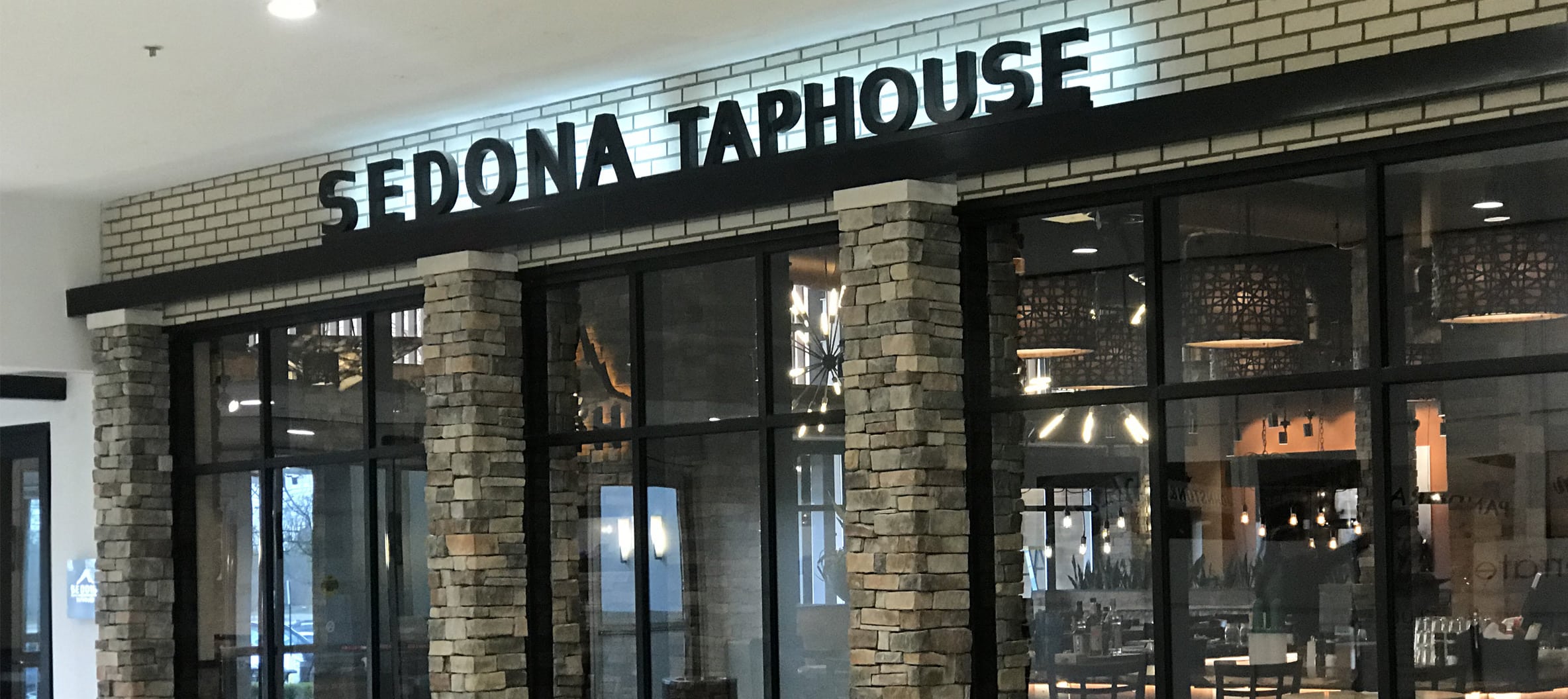 sedona-taphouse-novi-twelve-oaks-mall