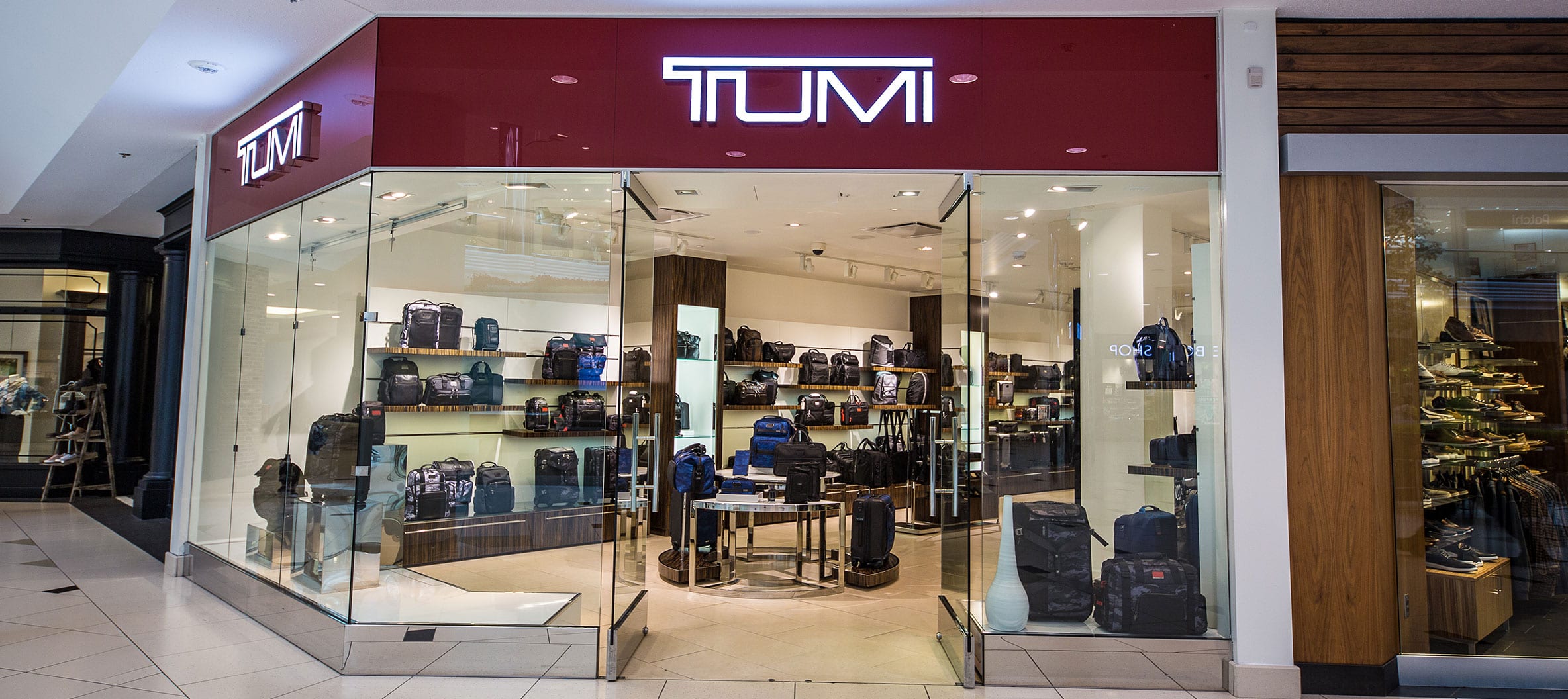 TUMI Novi Twelve Oaks Mall