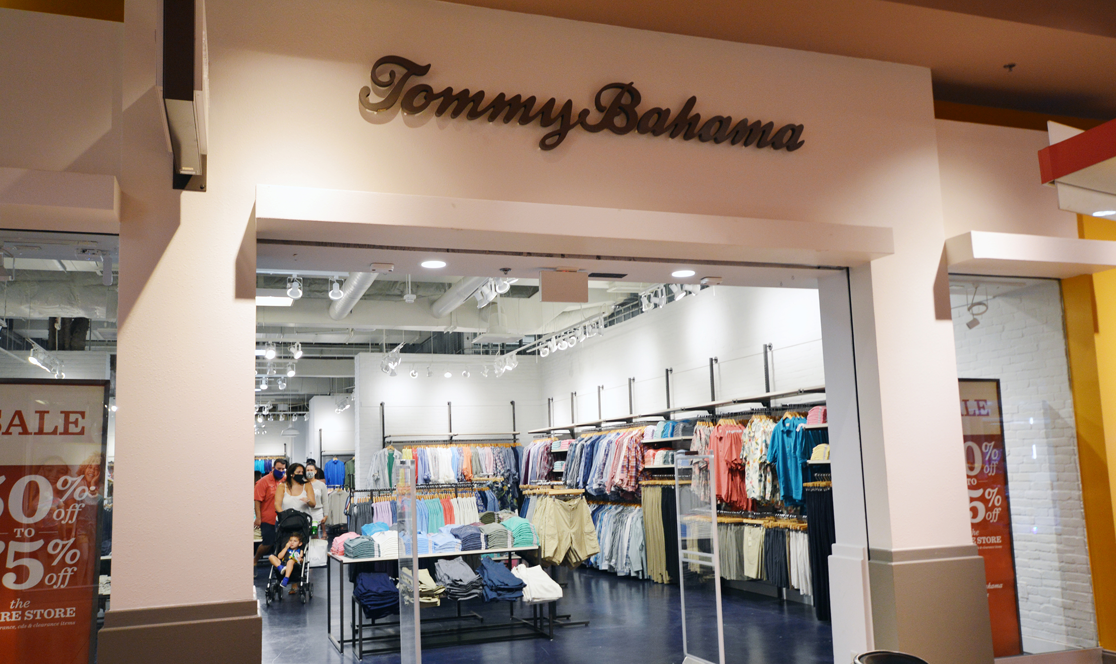 tommy bahama outlet hours