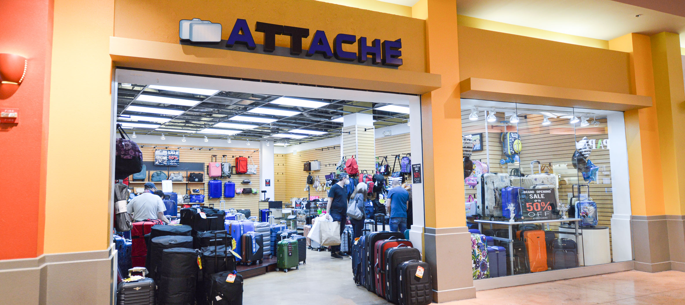 luggage store dolphin mall