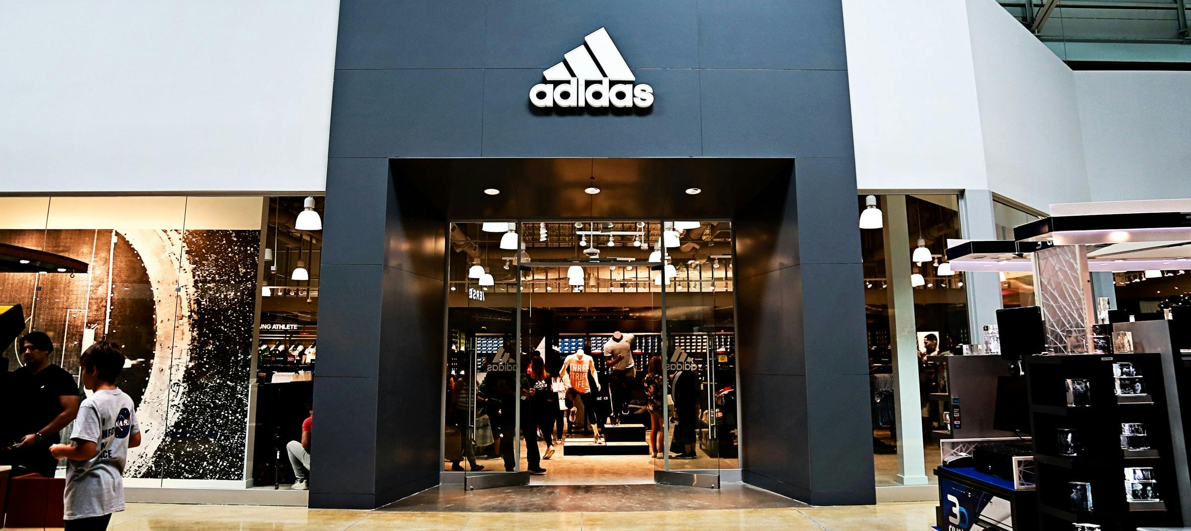 fibra entrada La forma Adidas Factory Outlet Store | Miami | Dolphin Mall