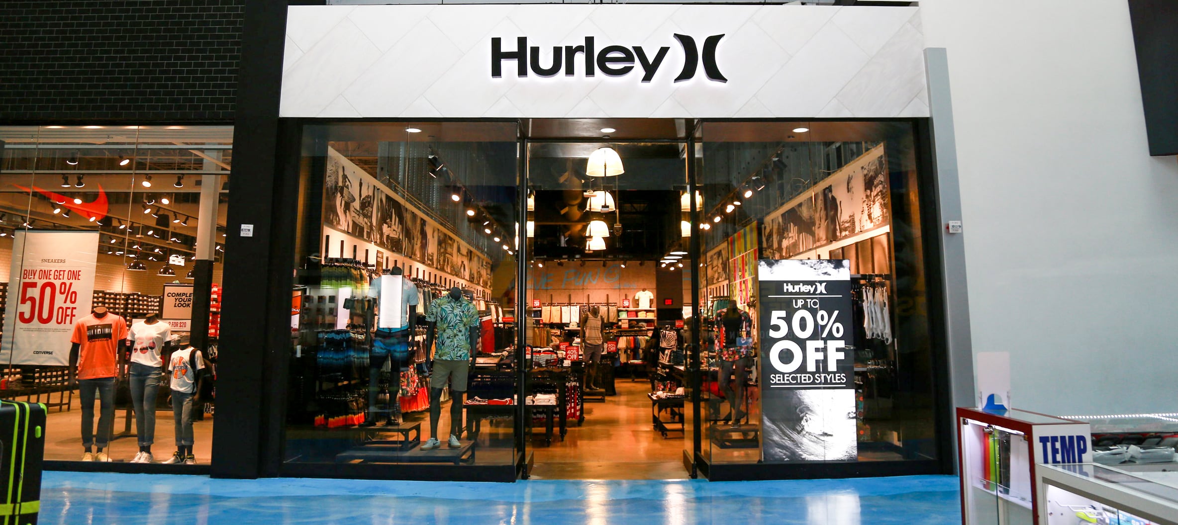 converse outlet dolphin mall