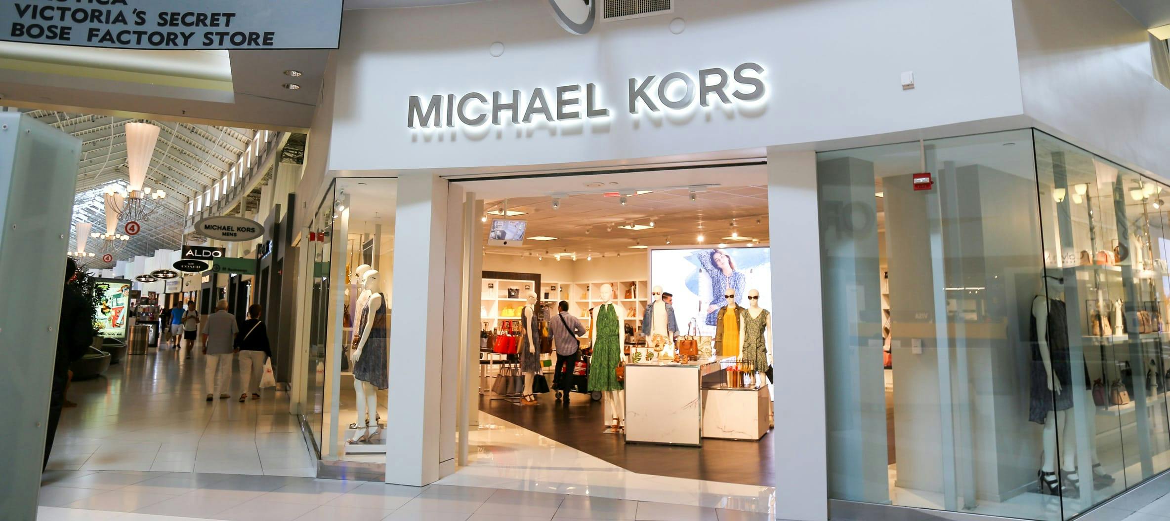 Descubrir 70+ imagen michael kors outlet miami Abzlocal.mx