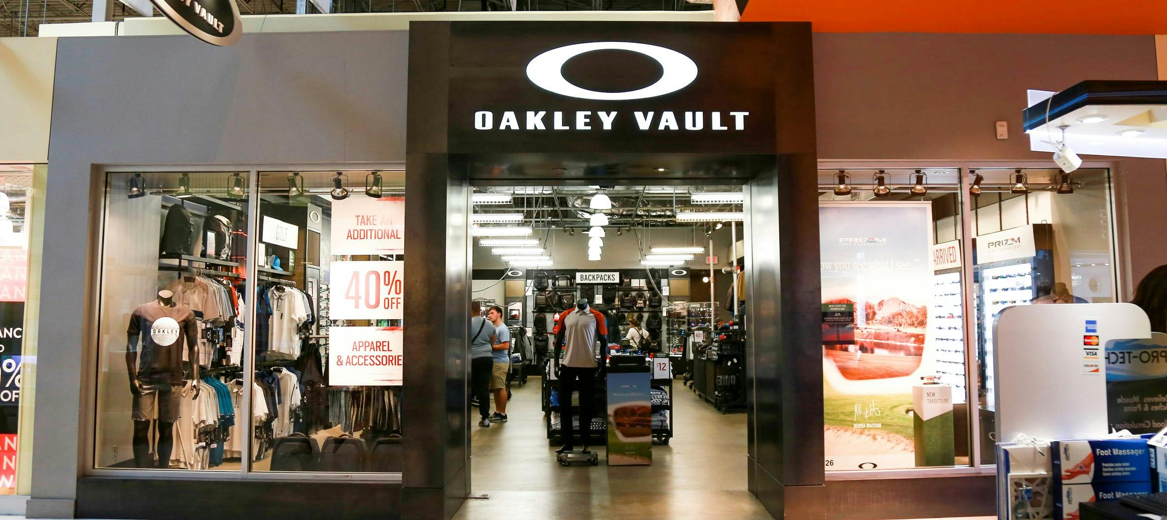 Top 95+ imagen oakley store miami Abzlocal.mx