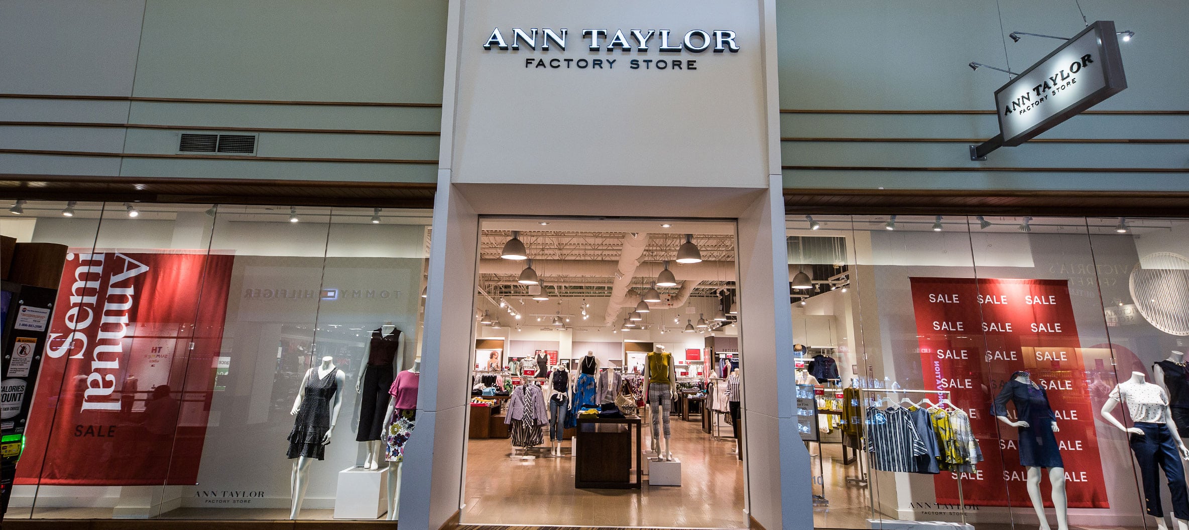 ann taylor clothing store