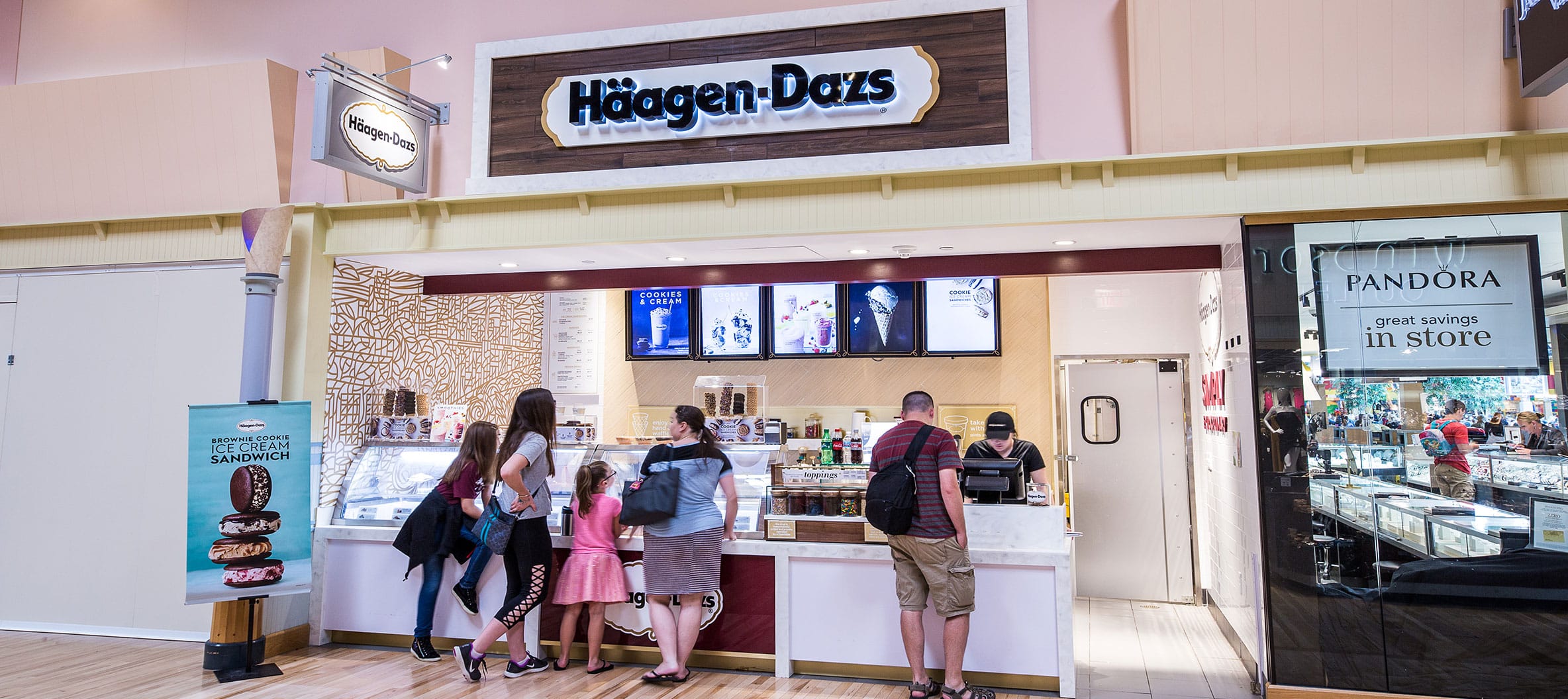 HaagenDazs Shops Auburn Hills Great Lakes Crossing Outlets