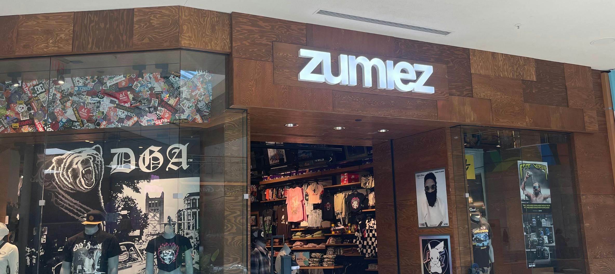 International Plaza and Bay Street Premier Shopping and Dining in