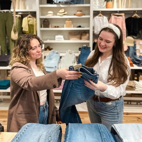 International Plaza and Bay Street Premier Shopping and Dining in