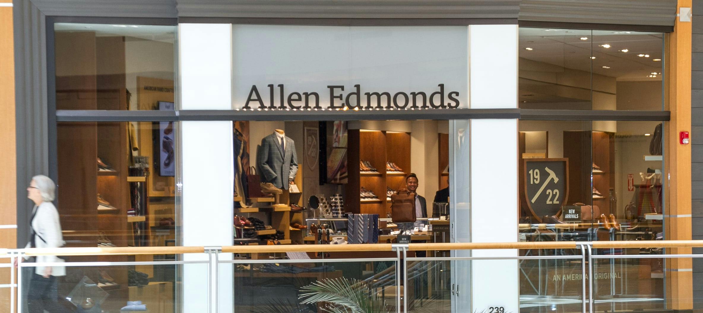 Allen Edmonds Tampa International Plaza and Bay Street