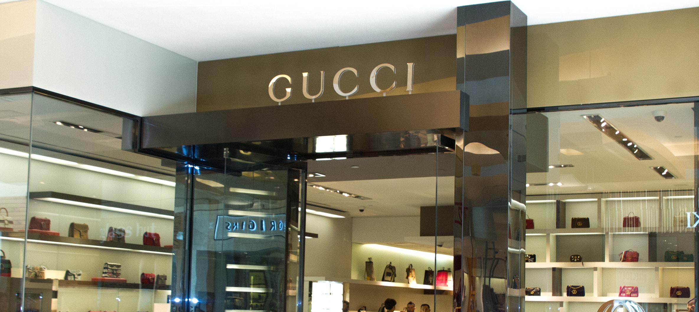 gucci store plaza