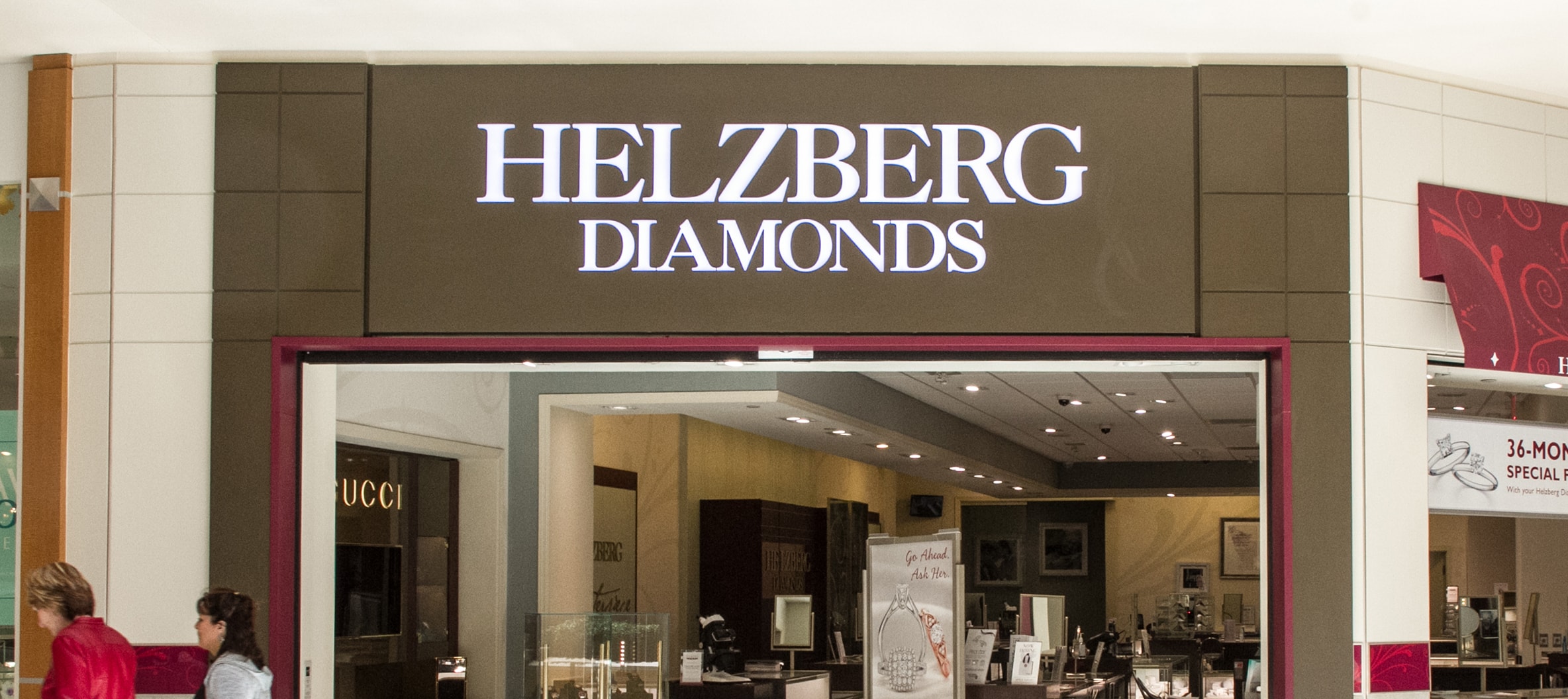Helzberg 2025 closing stores