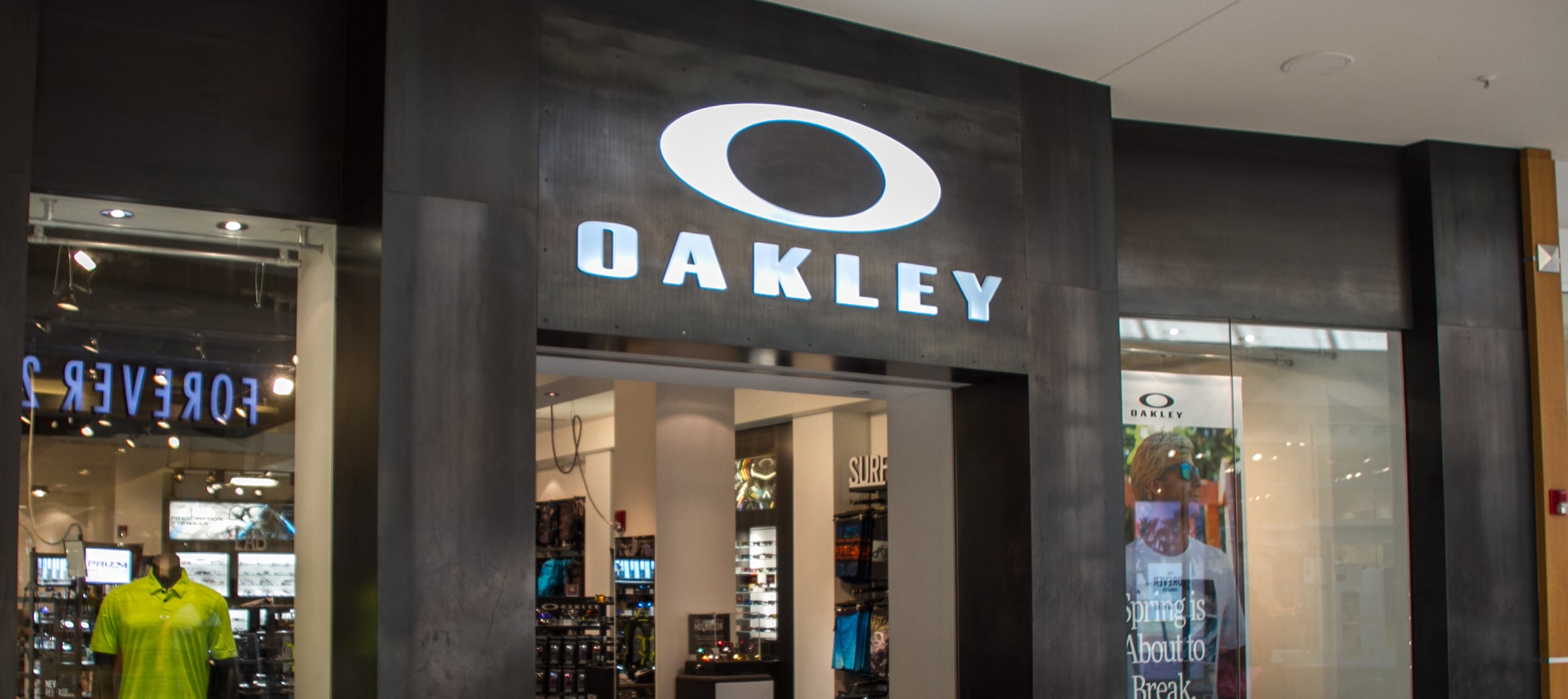 Oakley Tampa International Plaza And Bay Street