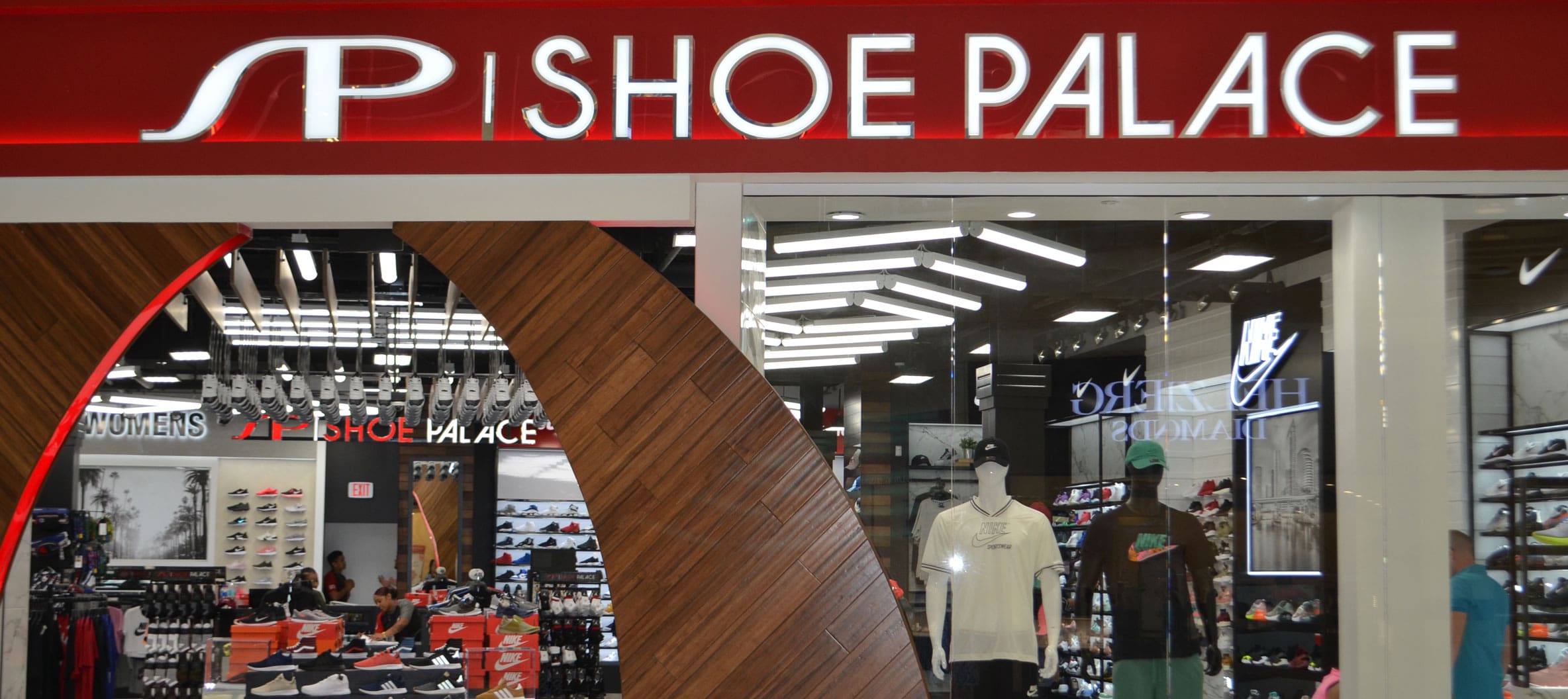 Shoe Palace Tampa International Plaza and Bay Street