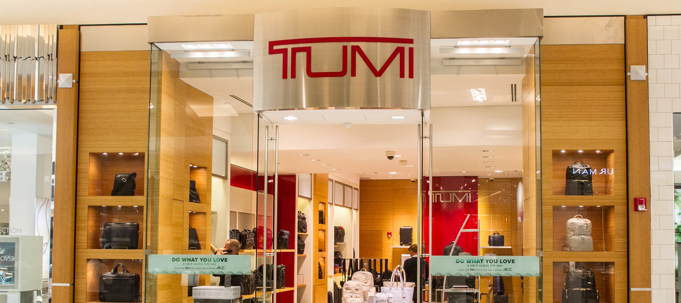 Tumi Tampa International Plaza and Bay Street