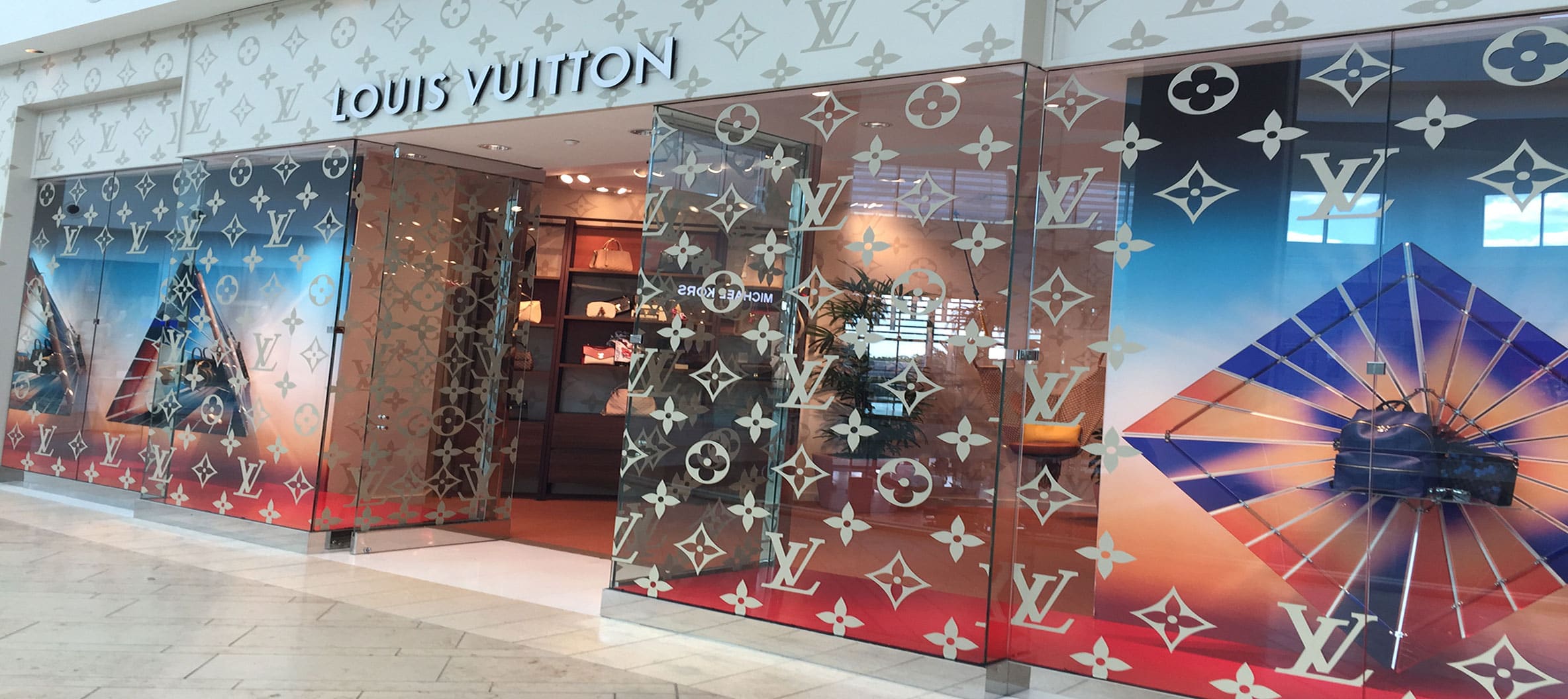 Vuitton - M95043 – dct - LOUIS VUITTON POP-UP STORE at Minami