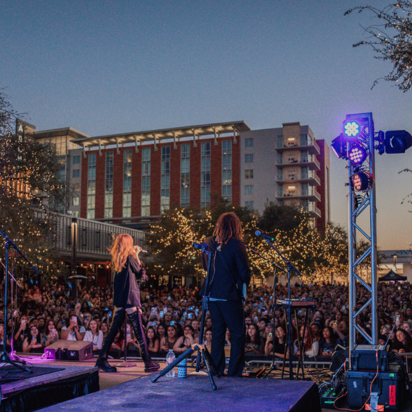 Suki Waterhouse at Domain NORTHSIDE