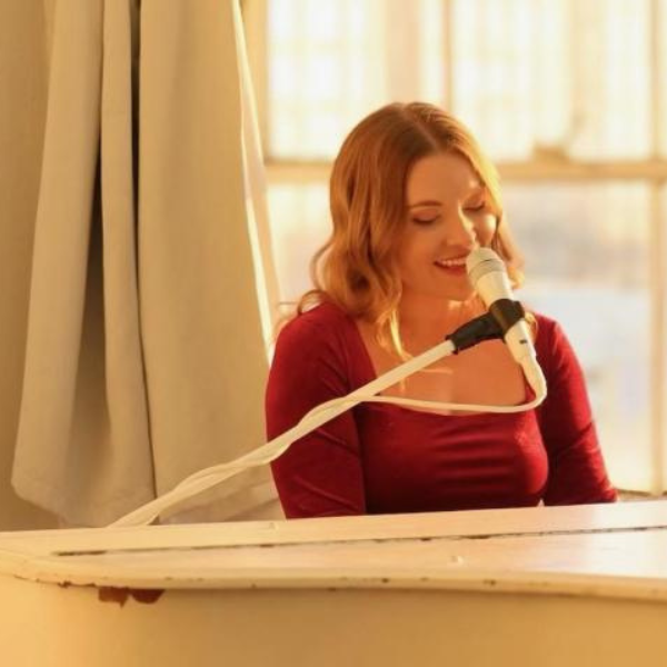 Summercoustic Sessions: Nicole Wilkins page decorative banner image