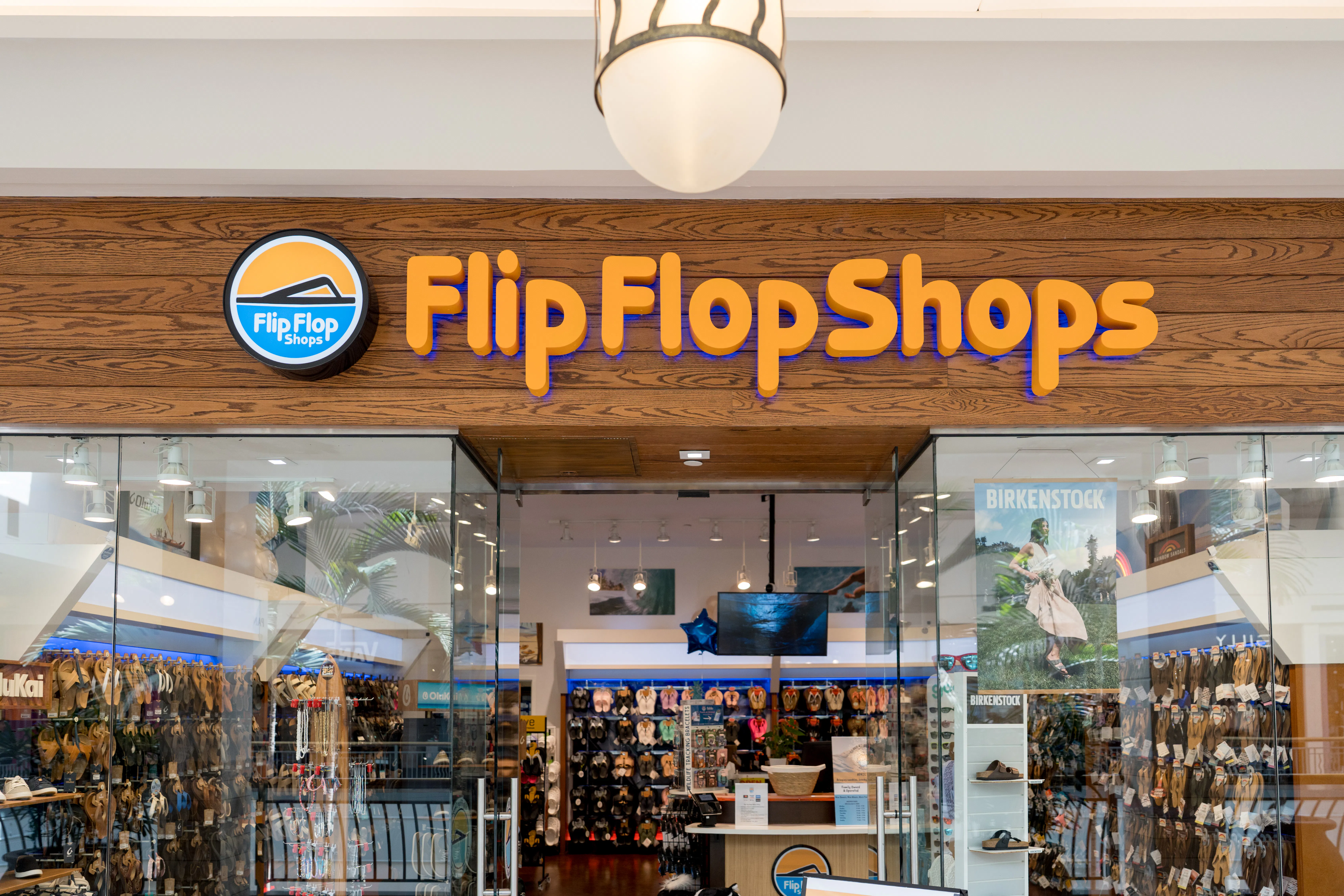 Flip Flop Shops Opens at Hillsdale Shopping Center in San Mateo