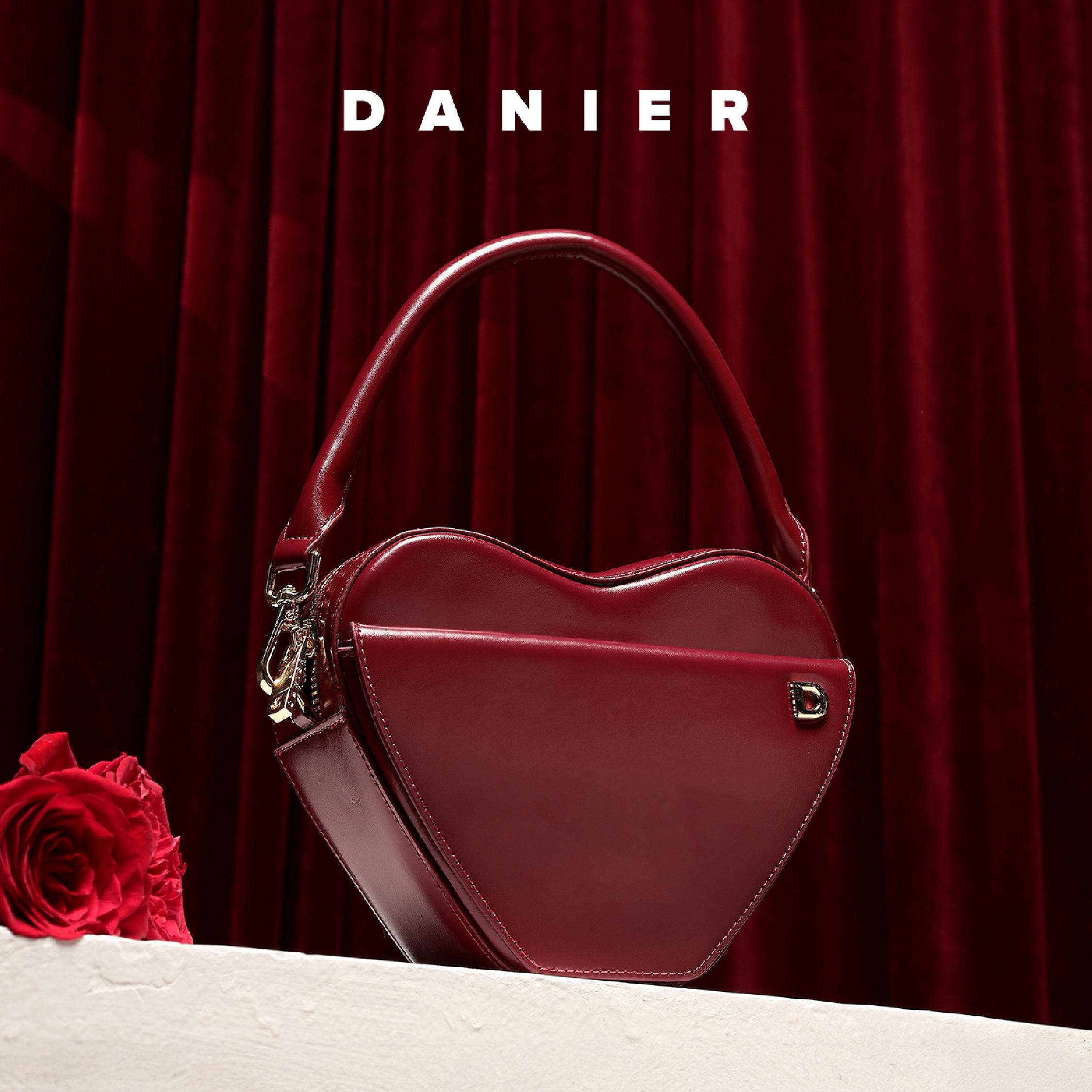 Love at First Tote 💖