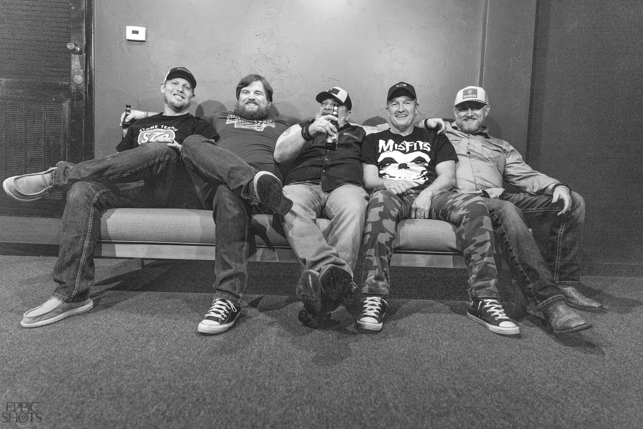 Branson Landing FREE Summer Concert Series | Jukebox Winos & Chris Luneau & The White Buffalo