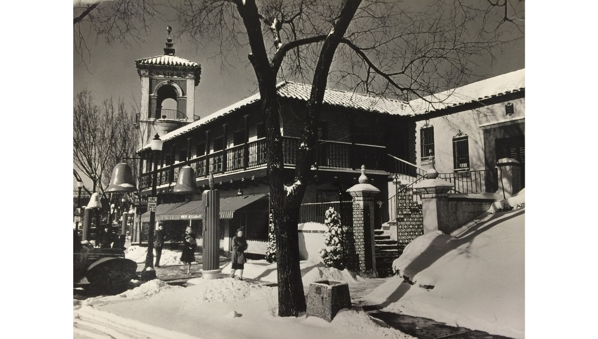 Country Club Plaza streetscape