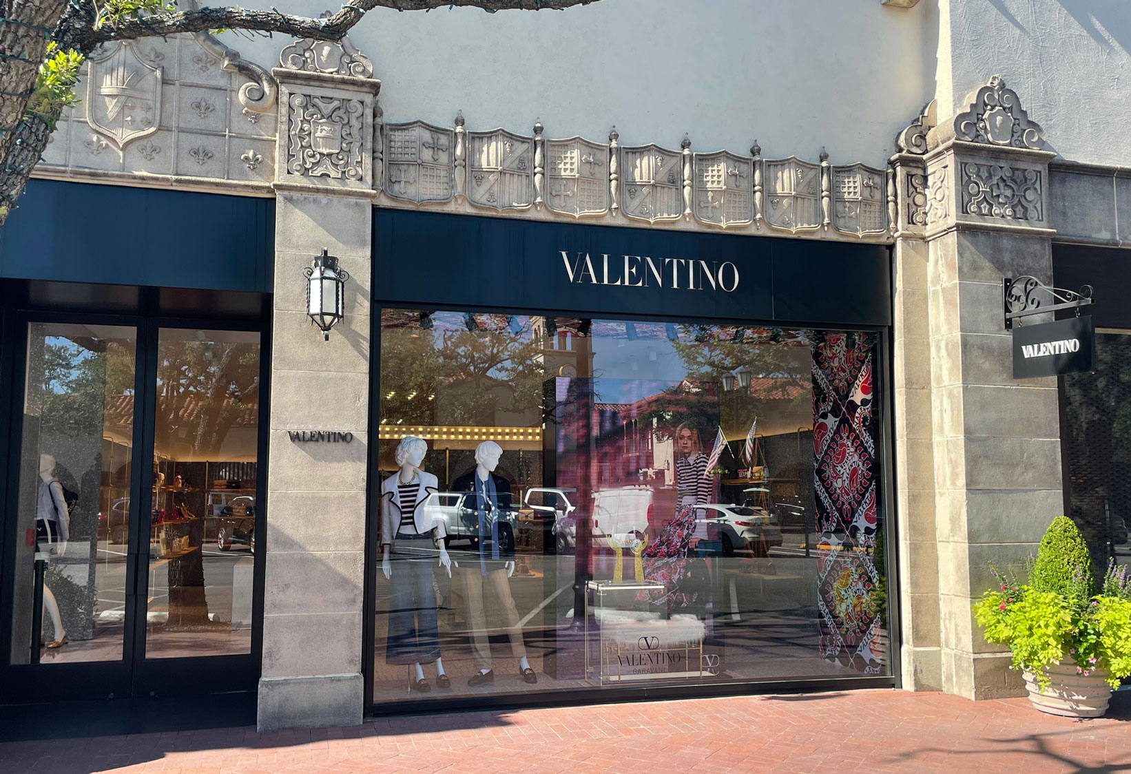 VALENTINO セレクトショップ LHP SAJO's Collaboration with Valentino